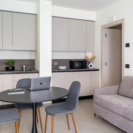 Residence Goldoni 6 Suite Apartment-2